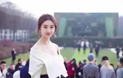 娱乐圈热点观察 艺人与公众互动中的行为边界探讨